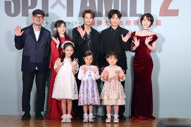左上から時計回りにG2、唯月ふうか、森崎ウィン、木内健人、真彩希帆、真野麗花、古座野叶、泉谷星奈