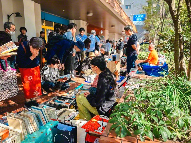 本の祭典「ブックオカ」の古本市はいつも大盛況
