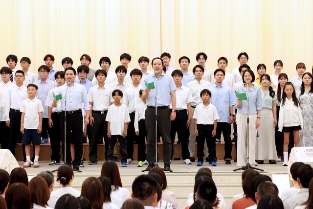 池田先生から託された“中部広布の旗”は、後継の青年の手に――各部の代表が「青年の誓い」を高らかに宣言