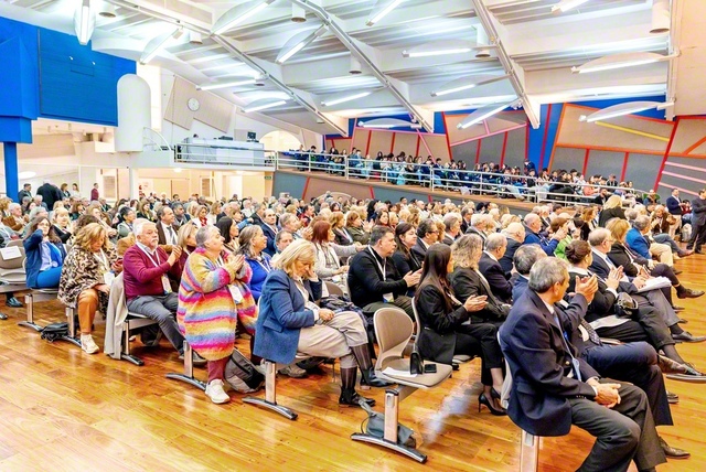 アルゼンチン平和講堂で行われた「国際ロータリー」第4895地区の第12回地区大会（6月13日）