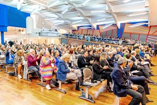 アルゼンチン平和講堂で行われた「国際ロータリー」第4895地区の第12回地区大会（6月13日）
