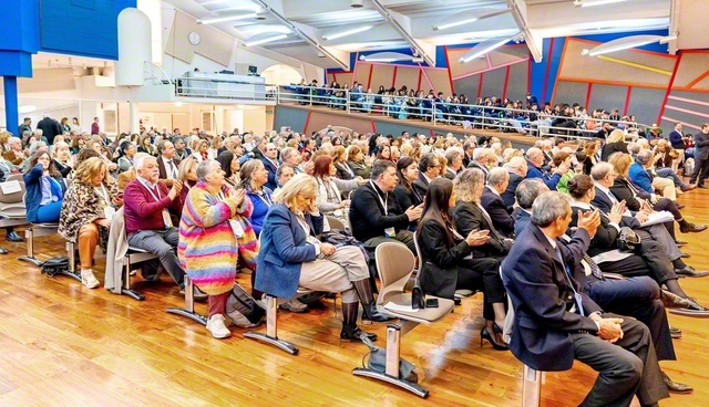 アルゼンチン平和講堂で行われた「国際ロータリー」第4895地区の第12回地区大会（6月13日）