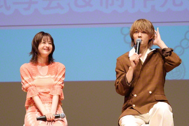 松本㊧と共演する佐野勇斗