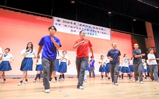 心を一つに躍動感あふれるダンスを披露