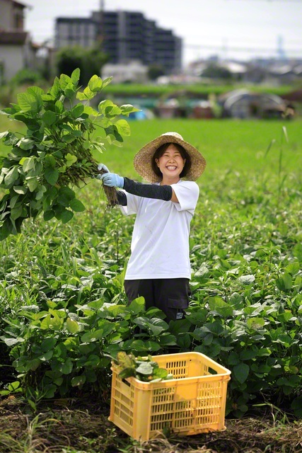 笑顔はじける瀬利さん。「みんなに取れたてを食べてほしいんや！」