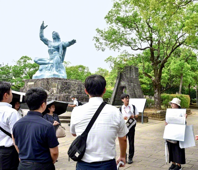 昨年の行事から。長崎市の平和公園の見学（昨年8月）
