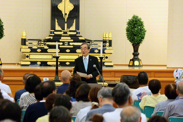 第201回「広島学講座」で、福山大学の大塚豊学長が講演（松永平和会館で）
