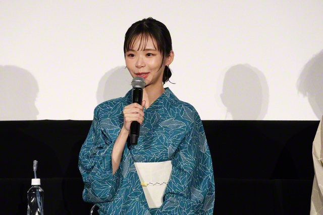 鋭い観察眼を持つ税関職員・森万智を演じる趣里