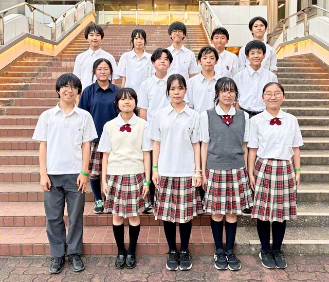 東京・創価中の創価雄弁会。部長の佐藤拓翔さん（3年）は「苦楽を共にしてきた仲間と共に、必ず大勝利します！」と意気高く