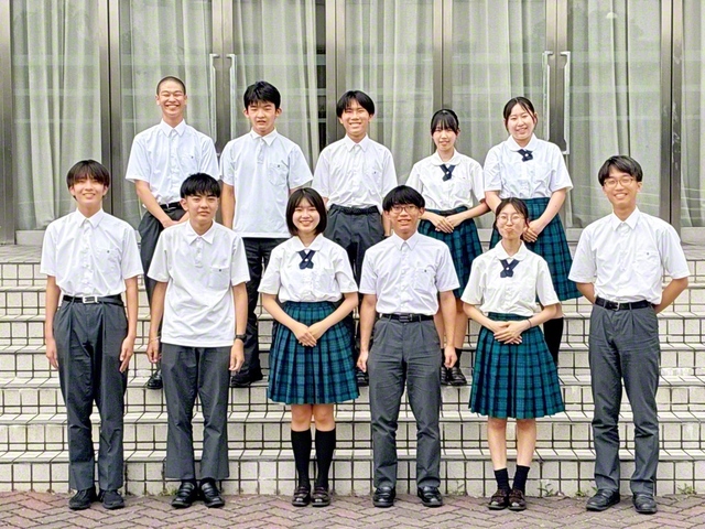 関西創価高のディベート部。部長の河嶋晄雅（おうが）さん（2年）は「今年こそ全国優勝を目指して、部員一丸となってまい進します」と決意する