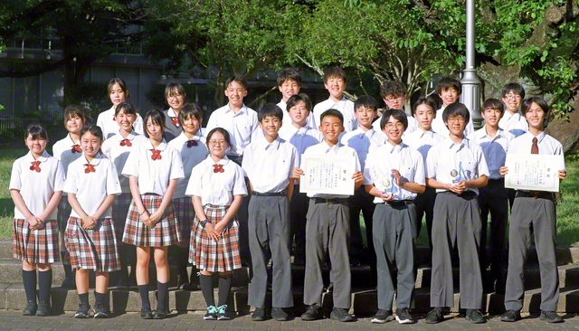 準優勝に輝いた創価中学校の創価雄弁会。決勝戦は、審判から「準備が重ねられた素晴らしい試合」と評されるなど、白熱した一戦となった