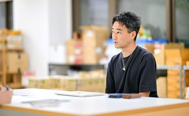 インタビューに応えるD×Pの今井紀明理事長（6月、大阪市内で）