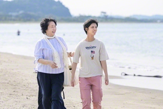 「私は勝った。京華も勝った」と有村さんは言った。何ものも母娘から幸せを奪うことはできない。二人の笑顔が、その証しだ