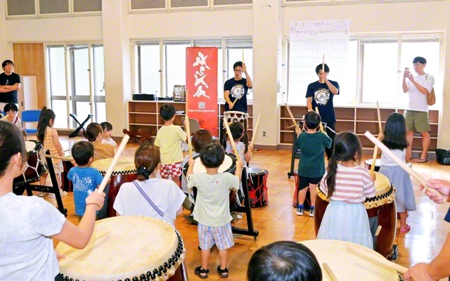 舞太鼓あすか組によるワークショップ（金沢市のいしかわ子ども交流センターで）