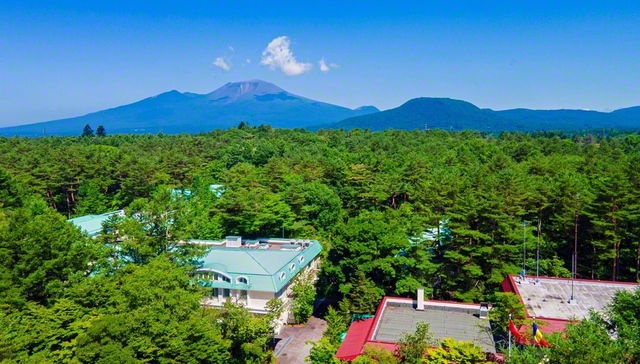軽井沢の美しい大自然の中に立つ長野研修道場