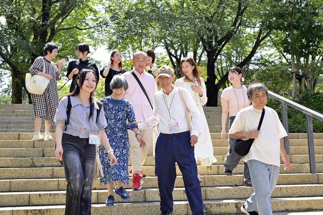 学ぶ喜びを胸に、全国から集い合った通教の友がにぎやかに