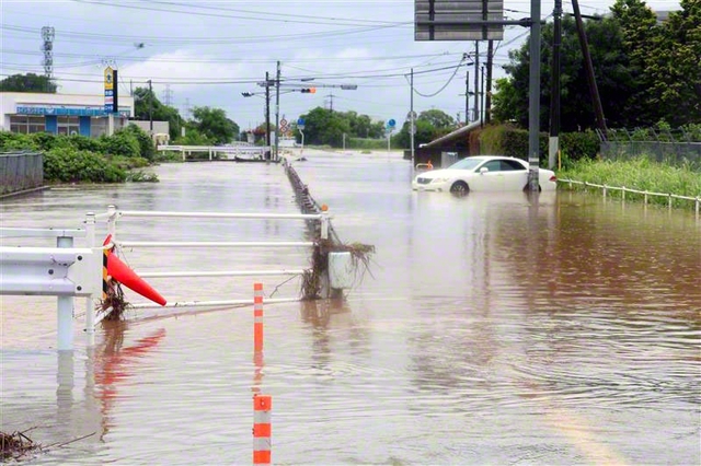 排水不良で被害が拡大した熊本市の道路（2025年8月）