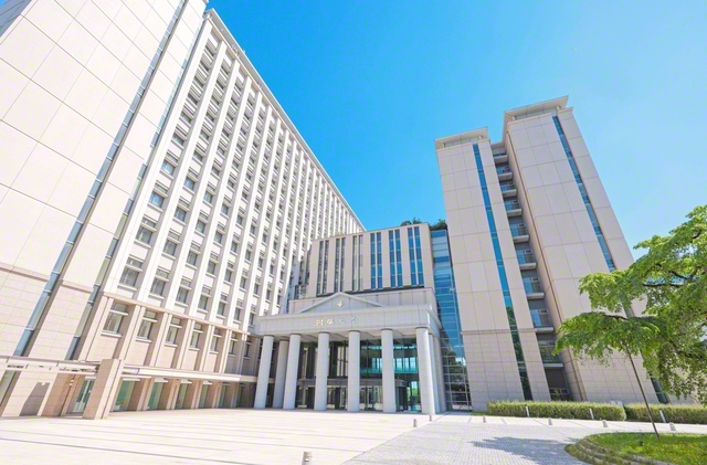 “市民に開かれた大学に”――創価大学の大学講座は、創立者・池田先生の提案でスタート。半世紀以上にわたって、延べ40万人が受講してきた