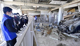 東日本大震災の被災地では災害の経験を伝える語り部の活動が続けられている（宮城県気仙沼市で）