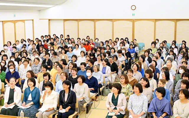友情と信頼の輪の拡大を誓い合った総群馬女性部本部長会（前橋平和会館で）