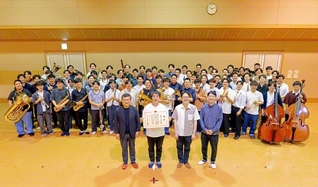 「内閣総理大臣表彰」を受けた創価グロリア吹奏楽団が飛躍を期して（妙音会館で）