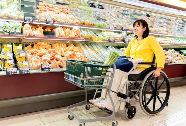 誰もが暮らしやすい社会を目指して（写真:イメージマート）