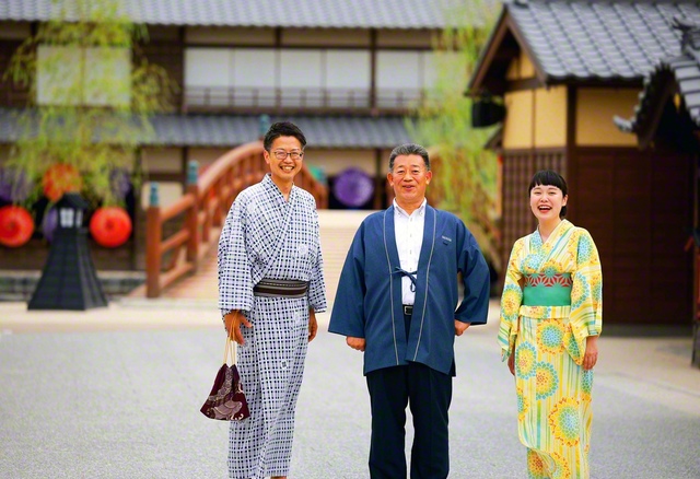 左から、植田さん、菅原社長、竹本さん
