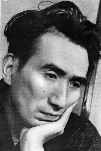 太宰治（1909-1948）　写真提供:近現代フォトライブラリー/ユニフォトプレス　
