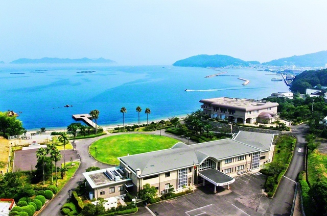 瀬戸内海に面する四国研修道場（香川県高松市）。1981年11月、池田先生はここで青年たちと共に学会歌「紅の歌」を作り上げた。道場内の「桂冠詩人展示館」は各種研修会の際に見学することができる