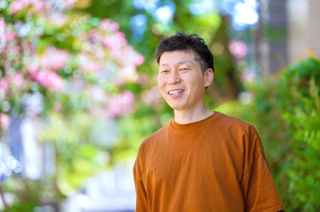 年を重ねるにつれ「勢い任せのメッキがはがれていきます」と笑う北岡さん。「自分らしく泥くさく歩いていきたい」と