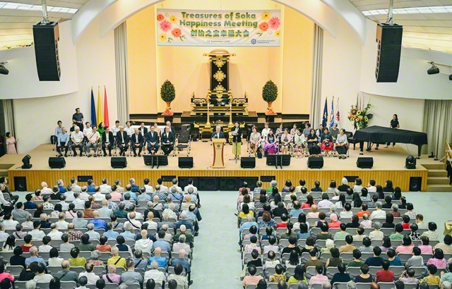 励ましの拡大が、幸福の拡大！　シンガポールの多宝会大会