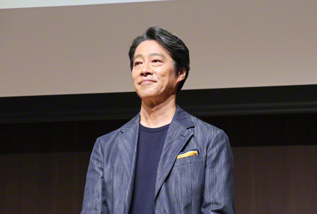 動画配信に全身全霊をささげる良詫を演じる堤真一