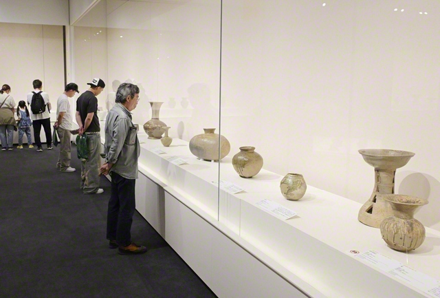 東京富士美術館で開幕した特別展「This　is　SUEKI」。来場者から「古代の人々がどうやってこの形を思いついたのか、想像しながら楽しめました」等の声が寄せられた