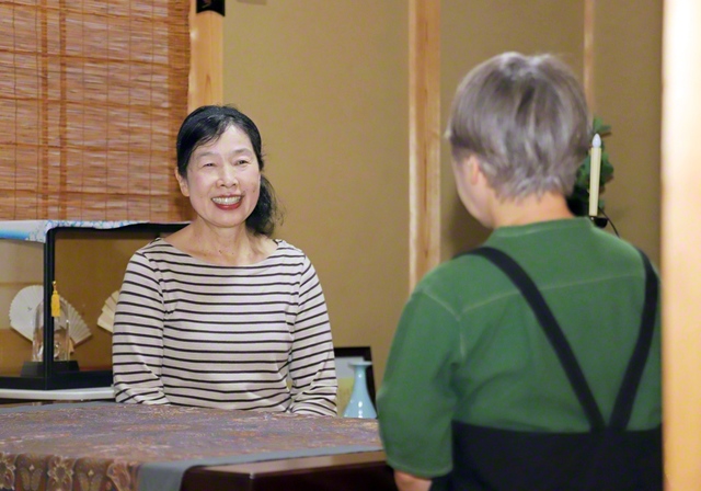 伊藤さん㊧は「じっくり話し合って、知り合うことが楽しいんです！」と。学会活動を通して、目の前の一人を大切にする姿勢を学んできた