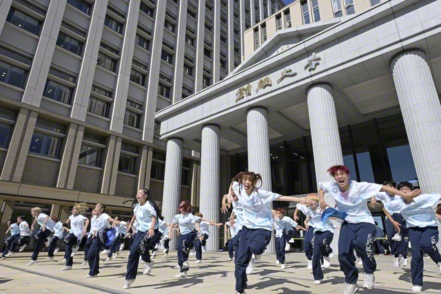 オープニングセレモニーでは、クルーダンス部「D.I.CREW」がキレのあるダンスを披露