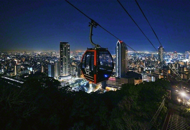 夜の乗車で神戸の夜景を一望