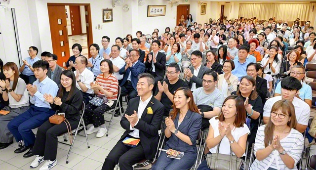 マカオ広布60周年と、池田先生の初訪問35周年を祝賀する記念大会（マカオ文化会館で）
