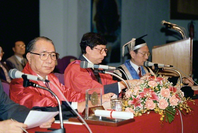 1991年1月30日、マカオ・東亜大学（現・マカオ大学）での記念講演に臨む池田先生。これがマカオへの初訪問となった