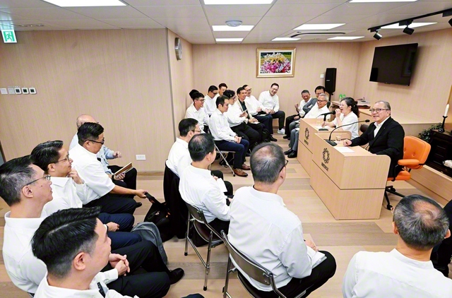 谷川SGI理事長と香港の支部長らとの懇談会（香港文化会館で）