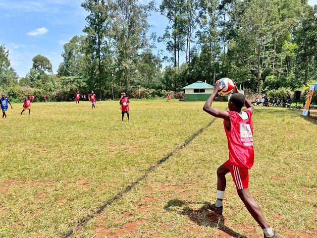 他のNPO法人と協力して開催したサッカー大会には、スナノミ症ではない子どもも参加。偏見を恐れて外出できなかった子どもたちと一緒に、元気にボールを追いかけた