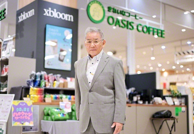 「オアシス珈琲」代表取締役の石川さん。特許取得を重ねながら、新たな商品開発にも挑み続ける