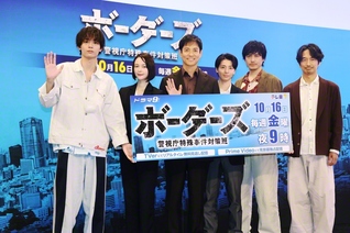 会見に出席した水沢林太郎、玉城ティナ、沢村一樹、高杉真宙、中村俊介、眞島秀和（左から）