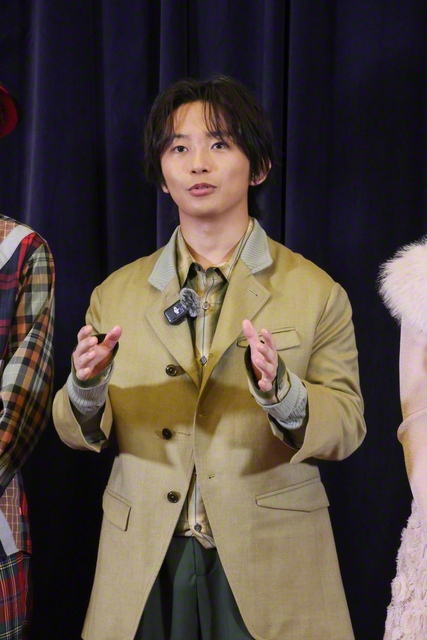 主人公の乗組員を演じる加藤