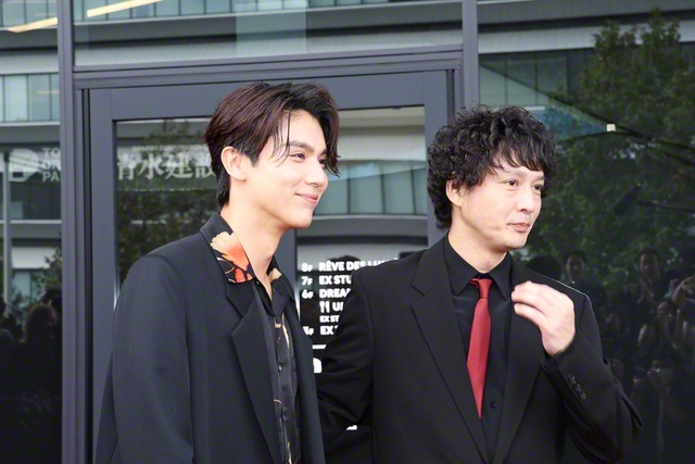 霧隠才蔵役の中川大志㊧と真田幸村役の安藤政信