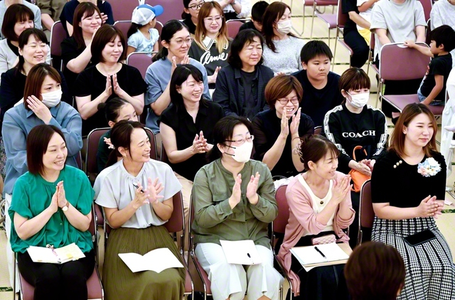 札幌東総区の創春大会は14日、札幌東文化会館で朗らかに