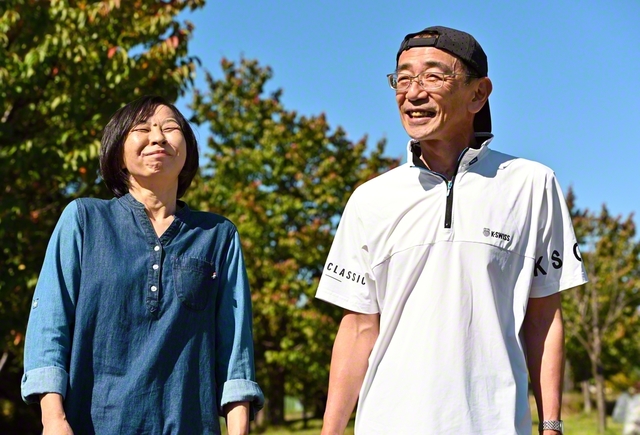 「次は私たちが地域の同志を支えます」と語る原田さん㊨と妻・香さん