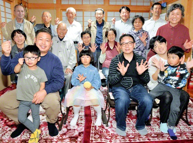 【恵那圏・明智支部　吉田地区】　「信心の確信を後継の友に伝えたい」と決意あふれる吉田地区（勝幸光地区部長、鈴木恭子女性部長）。多宝の友が先駆の行動を