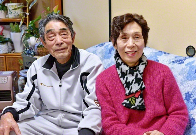二人三脚であらゆる苦難を乗り越えてきた三浦さん㊨と忠次郎さん夫妻