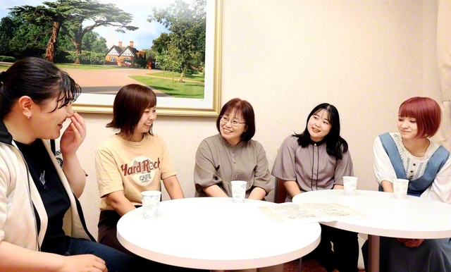 数又女性部長(中央)が宇都宮戸田県の華陽姉妹と
