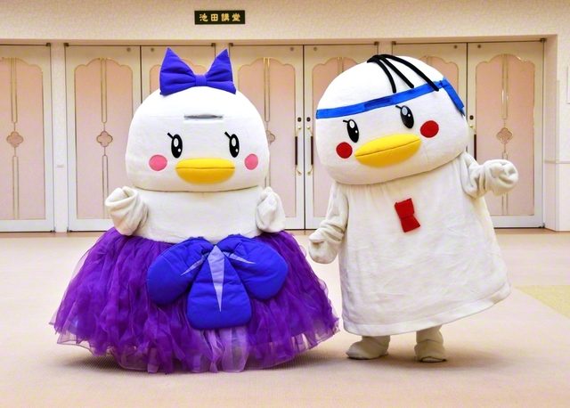 茨城創価学会公認（？）のマスコットキャラクターである、はげまし君㊨とアヤメちゃんが関東の“宝の未来っ子”たちにエールを